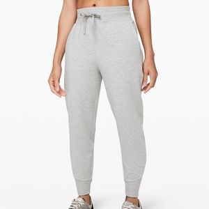Lululemon Rest for Resilience Jogger Size 4 NWT